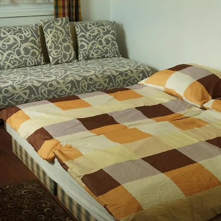 Hacienda Csaladbarat Vendeghaz * Балатонбоглар