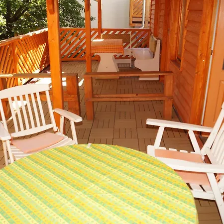 Hacienda Csaladbarat Vendeghaz Апартаменты Балатонбоглар