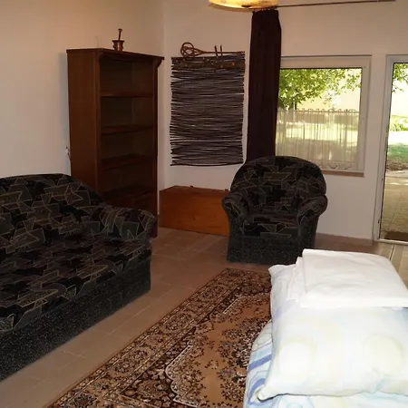 Hacienda Csaladbarat Vendeghaz * Balatonboglár