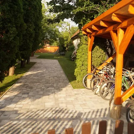 Hacienda Csaladbarat Vendeghaz アパート