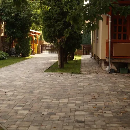 Hacienda Családbarát Apartman *