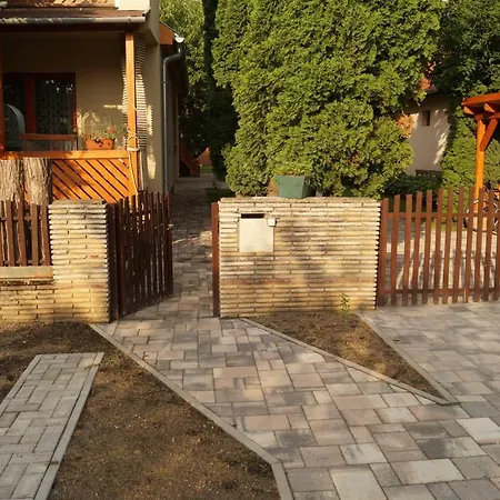شقة Hacienda Csaladbarat Vendeghaz Balatonboglár