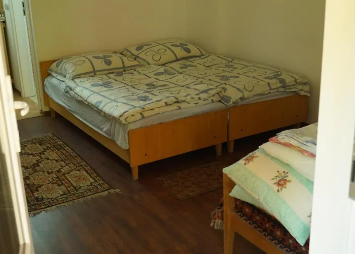Hacienda Csaladbarat Vendeghaz Апартаменты Балатонбоглар