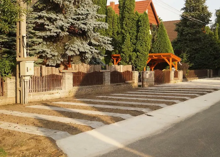 Hacienda Csaladbarat Vendeghaz דירה Balatonboglár